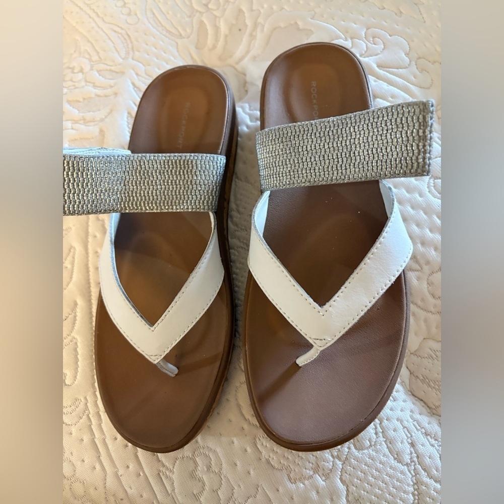 Pre Loved- ROCKPORT 
Women's White & Silver 
Adjustable strap, 
Classic Sandals